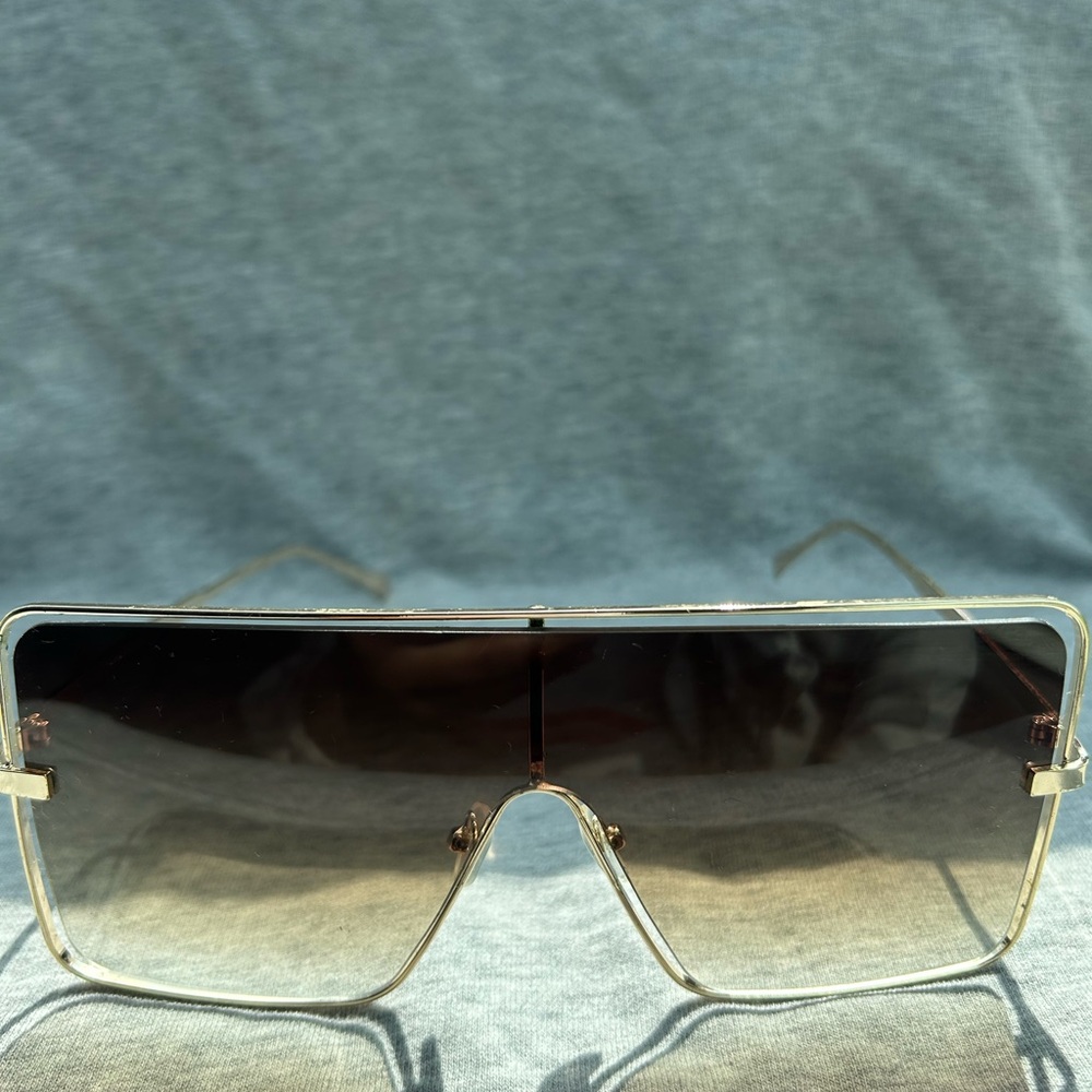 Stylish Gold Frame Sunglasses
